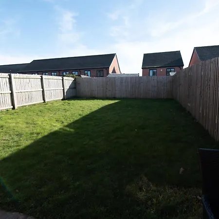 Manchester Cityside Deluxe Stay - 3 Bedroom House Great For Family With Free Parking & Garden-3